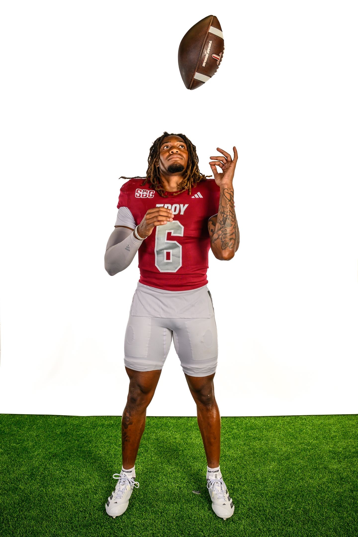 Justin Powe #06 — action stance on field